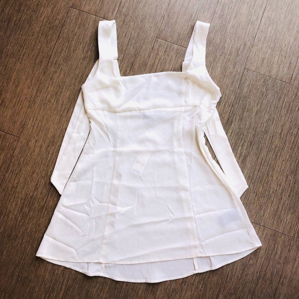 Urban Outfitters double bow satin IVORY Please look at the photos carefully.